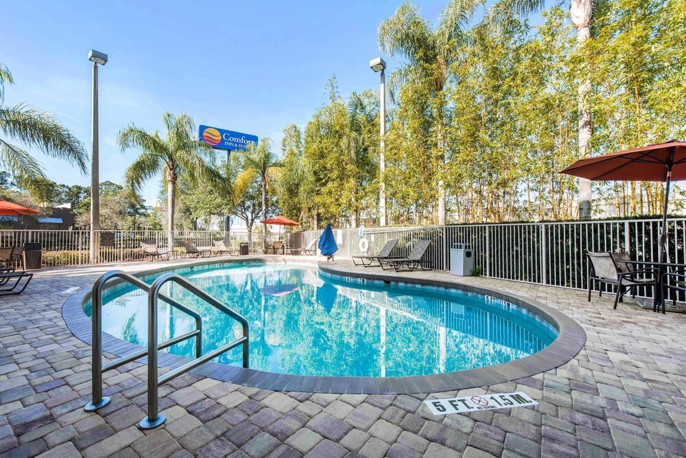 Comfort Inn Suites Orlando North Seminole 1 1 0 5 5 Hotel