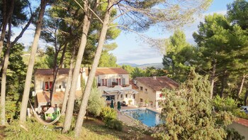 tarifs reservation hotels Hôtel le Mas des Écureuils
