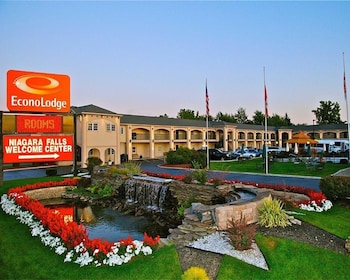 Econo Lodge At The Falls North Econo Lodge At The Falls North
