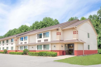 Super 8 by Wyndham Oneonta/Cooperstown in Oneonta, New York