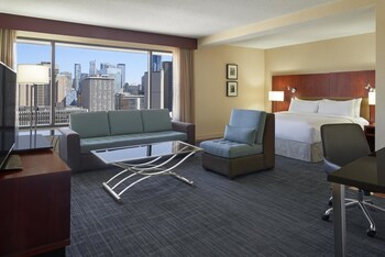 Junior Suite Accessible Room - One King Bed