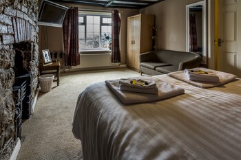 Parsonage Farm Inn Parsonage Farm Inn