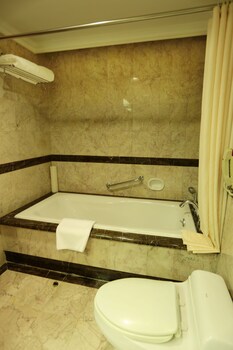 Business Suite, 1 King Bed, Non Smoking, View