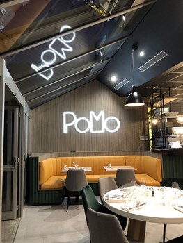 tarifs reservation hotels PoMo Hotel & Restaurant