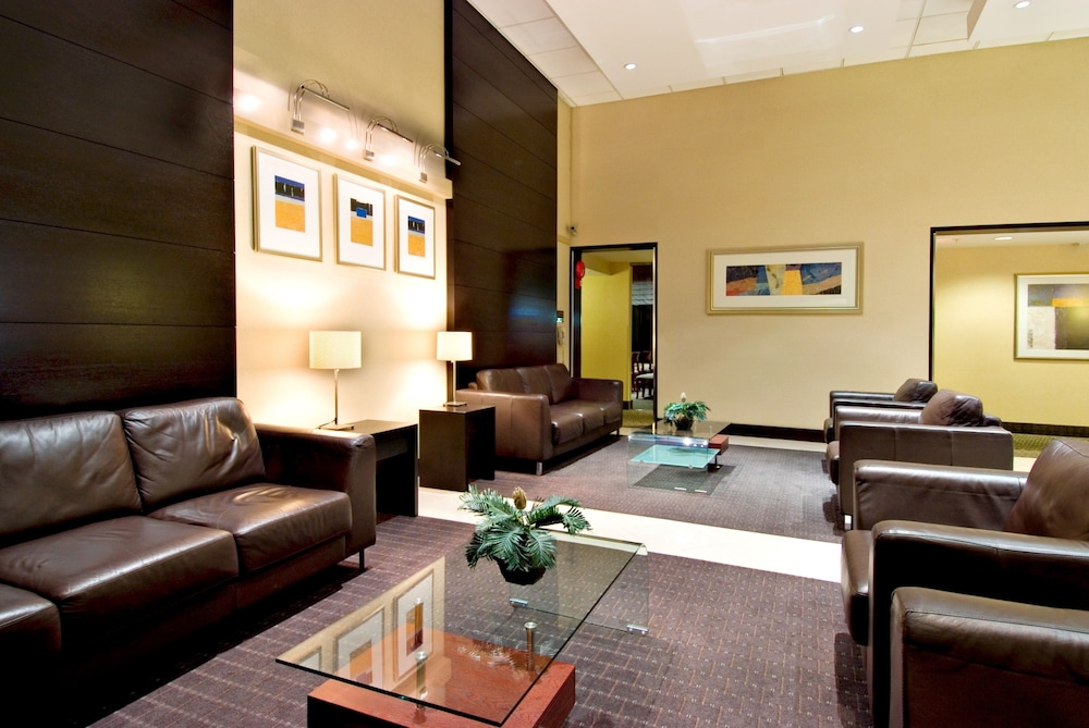 Holiday Inn Express Suites Surrey Greater Vancouver British