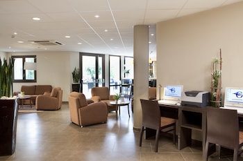 tarifs reservation hotels Escale Oceania Nantes Aéroport