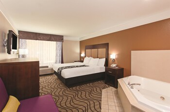 Deluxe Room, 1 King Bed, Refrigerator & Microwave