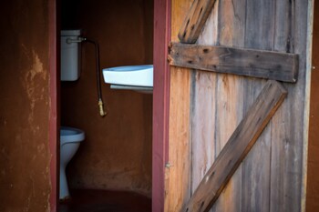 Wspólny pokój wieloosobowy, 4 sypialnie, widok na basen