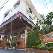卡洛蓮花精品飯店