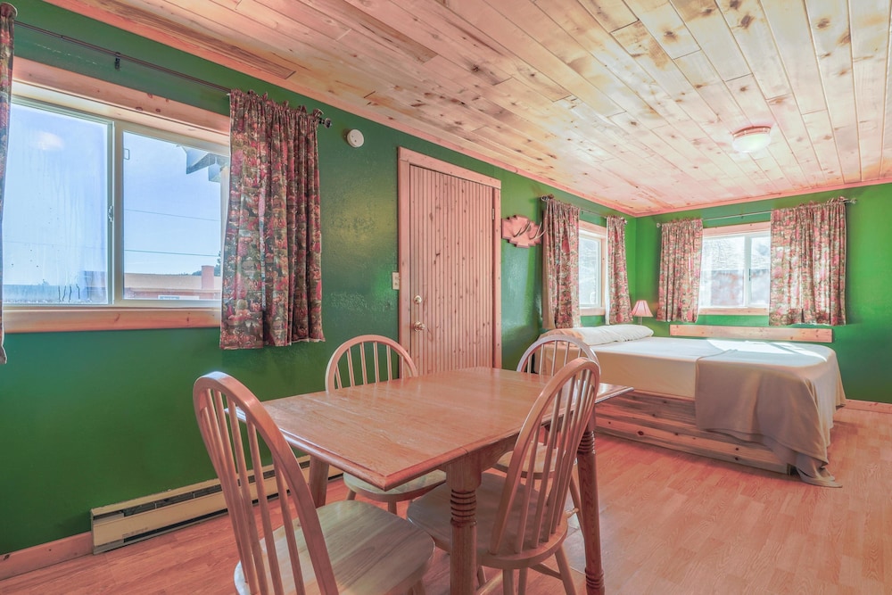 Foothills Lodge And Cabins Rio Grande Price Address Reviews