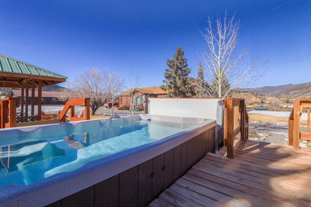 Foothills Lodge And Cabins Rio Grande Price Address Reviews