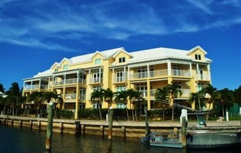Smooth Sailing by Living Easy Abaco Smooth Sailing by Living Easy Abaco