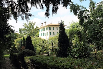 B&B The Home Villa Leonati B&B The Home Villa Leonati
