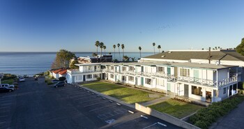 The Tides Oceanview Inn and Cottages The Tides Oceanview Inn and Cottages