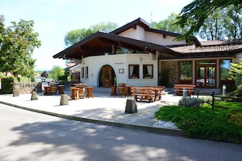 Albergo Vinnaeria La Baita Albergo Vinnaeria La Baita