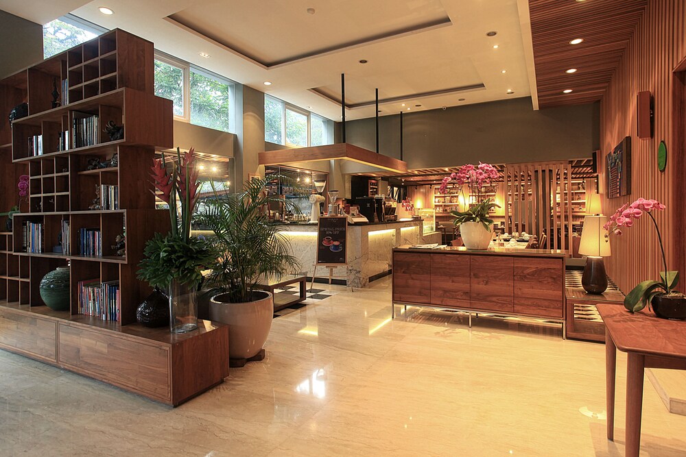 Ivory by Ayola Hotel