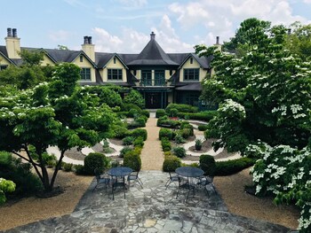 OM Sanctuary - A Holistic Retreat OM Sanctuary - A Holistic Retreat