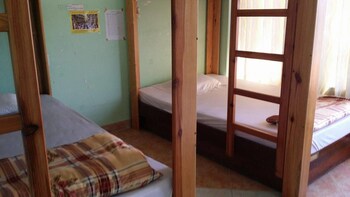 Wspólny pokój wieloosobowy, koedukacyjny pokój wieloosobowy
