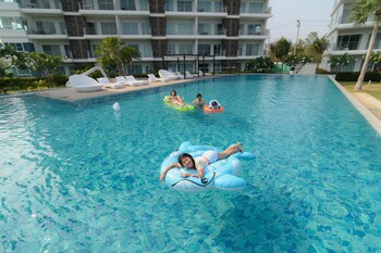 The Sea Condominium The Sea Condominium