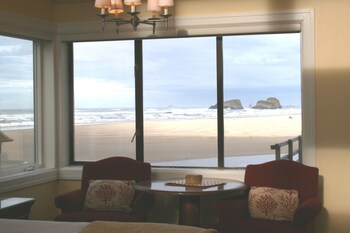 The Waves / The Argonauta Inn / The White Heron Lodge The Waves / The Argonauta Inn / The White Heron Lodge