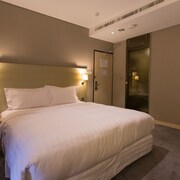 麗馨精品商旅七賢館