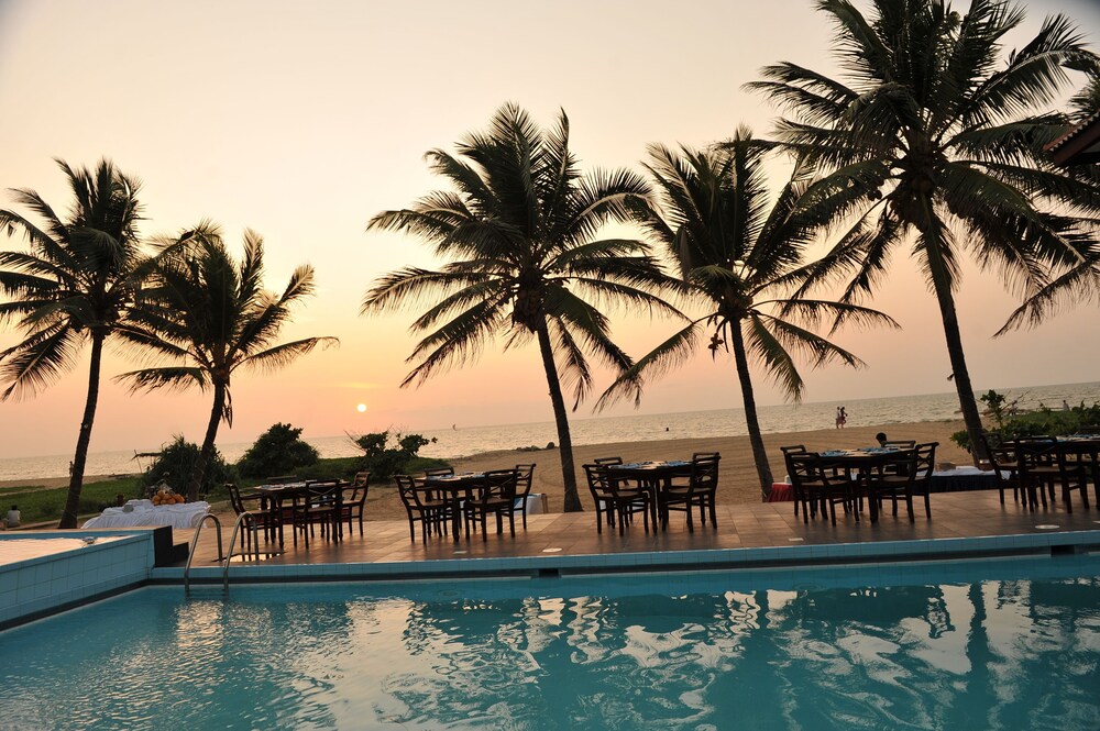 Catamaran Beach Hotel Negombo Price Address Reviews Catamaran Beach Hotel Negombo