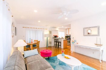Malibu Beach Paradise Apartments Malibu Beach Paradise Apartments
