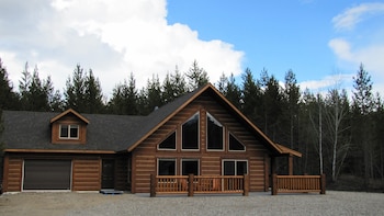 Whisper Creek Lodge Whisper Creek Lodge