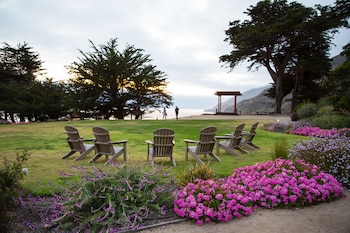 Ragged Point Inn and Resort in San Simeon, California