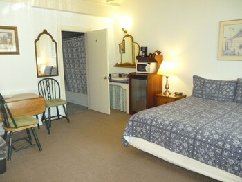 Harbor Inn in Santa Cruz, California