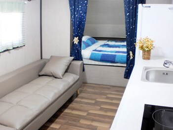 Premium Caravan