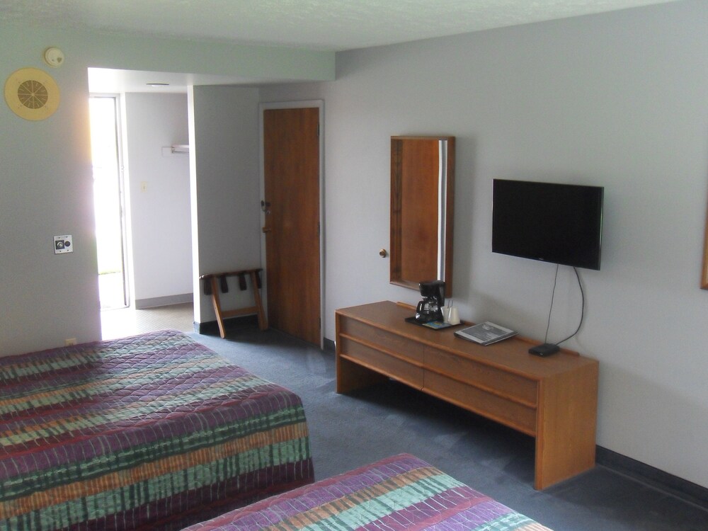 Swan Inn Motel Kent Michigan Price Address Reviews
