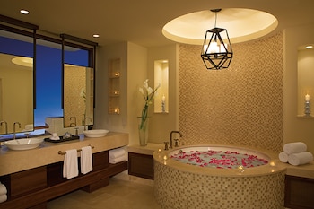 Preferred Club Junior Suite Swim Out Oceanfront