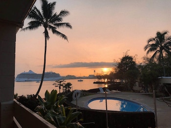 Hilo Reeds Bay Hotel Hilo Reeds Bay Hotel