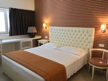 Nuova Opera Rooms Nuova Opera Rooms