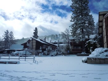 Snow Summit Townhouse Rentals & Sales Snow Summit Townhouse Rentals & Sales
