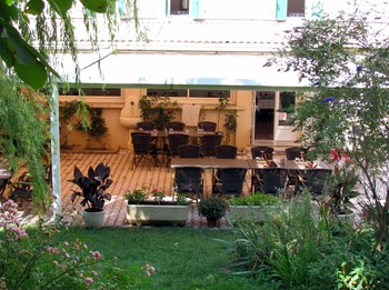 tarifs reservation hotels Hôtel Restaurant Le Lachens