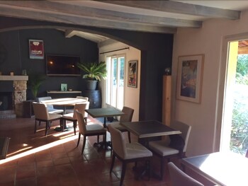 tarifs reservation hotels Hôtel Lou Valen