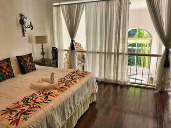 Royal Palms by Bric Royal Palms by Bric