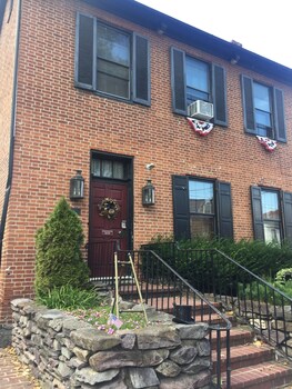Historic Farnsworth House Inn in Gettysburg, Pennsylvania