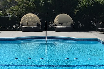 Baywatch Hotel & Marina in Southampton, New York