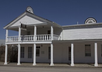 Fairweather Inn in Virginia City, Montana