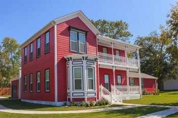 Red Velvet Inn in Navasota, Texas