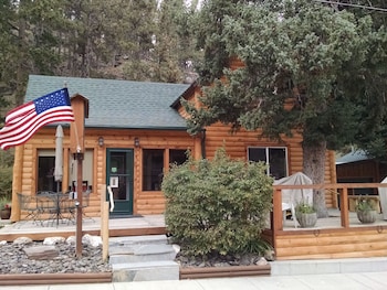 Trails End Cabins & Motel in Hill City, South Dakota