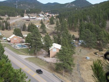 Trails End Cabins Motel In Hill City South Dakota