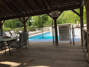 Adirondack Oasis Motel in Lake George, New York