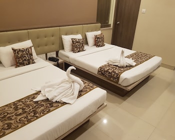 Deluxe Room (4 Beds)