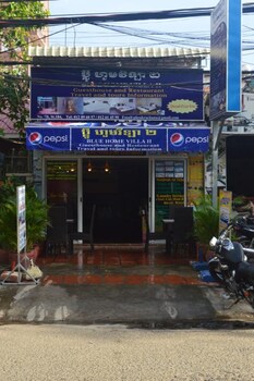 Medium Single Room with Aircon