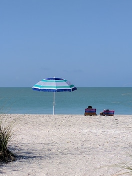 Waterside Inn on the Beach Waterside Inn on the Beach