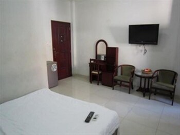 Standard Double Room, 1 Queen Bed